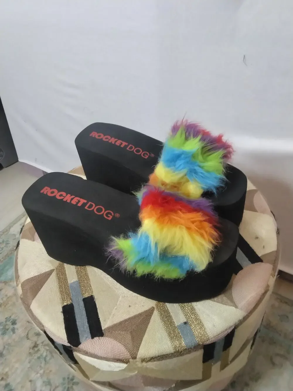 Rocket Dog Boom Rainbow Platform Slides Womens Sz 9 Fuzzy Faux Fur Y2K inspired